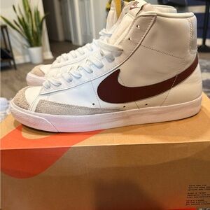 Nike blazer white and burgundy